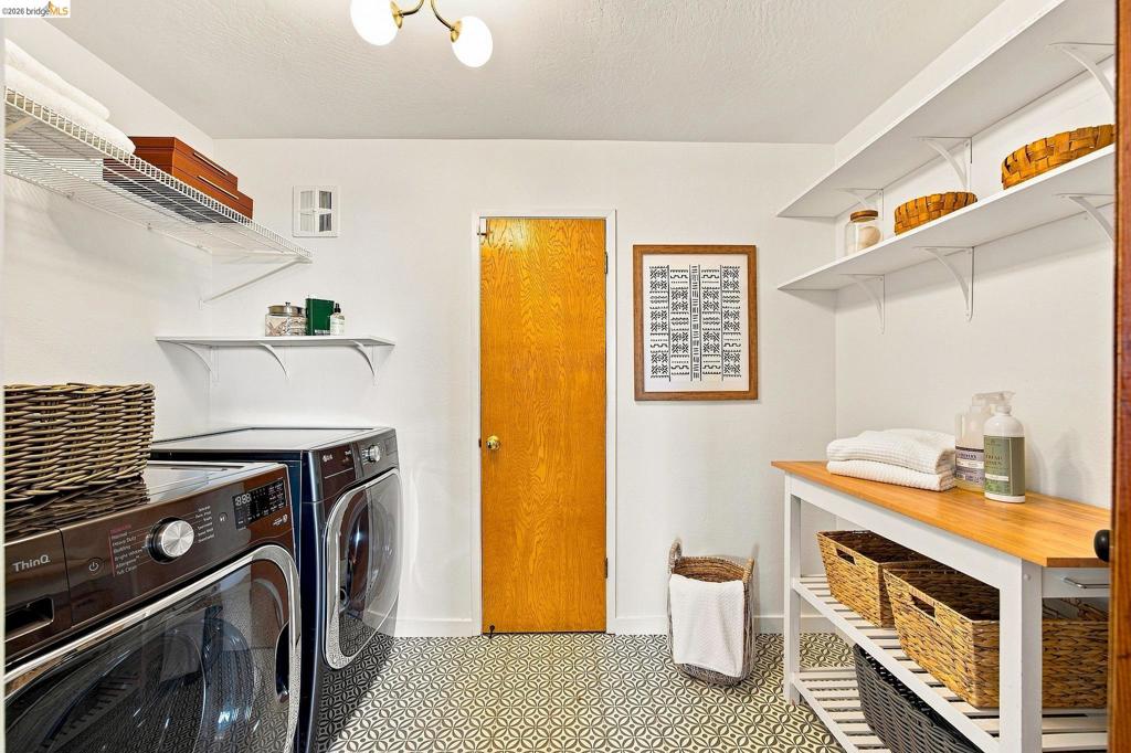 6833 Snake Road Property Photo 49