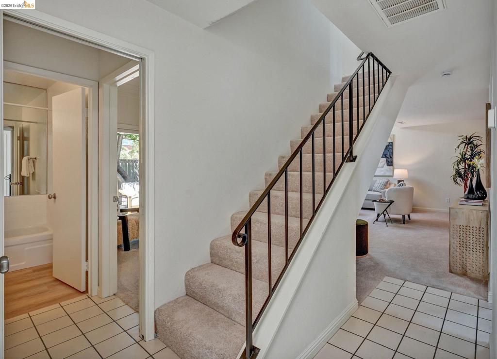 72 Rolling Green Way Property Photo 3