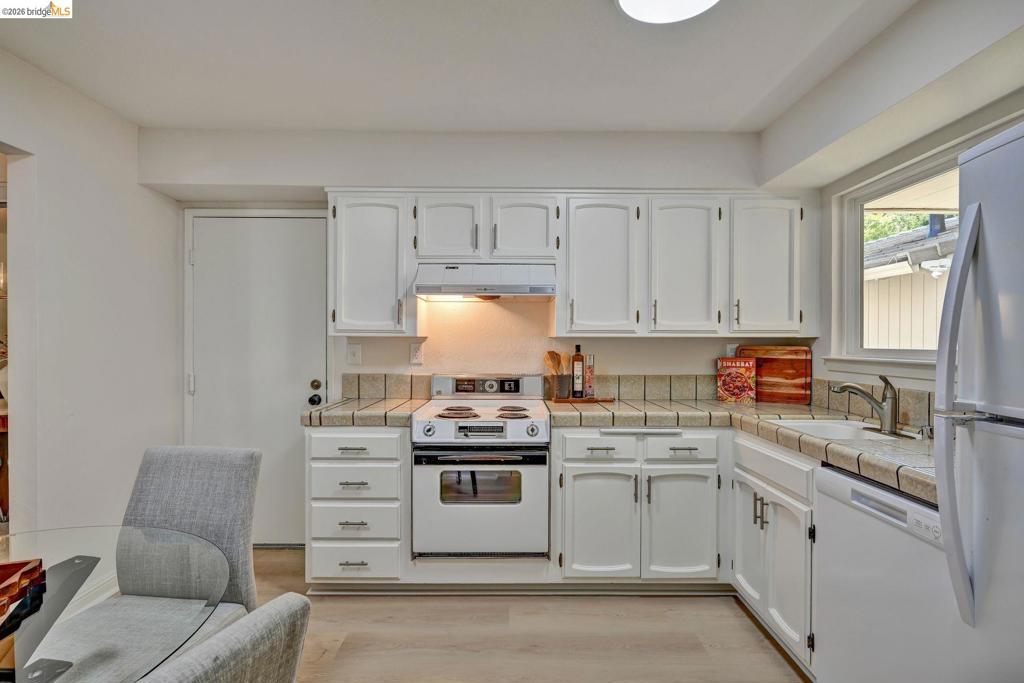72 Rolling Green Way Property Photo 14