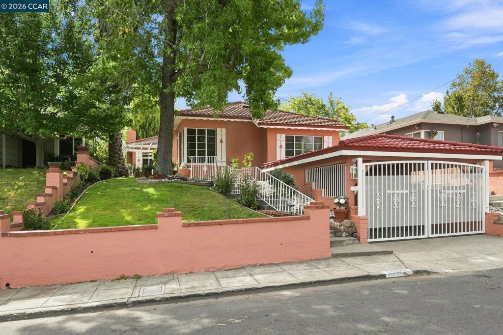 1169 Roxanne Ave Property Photo 1