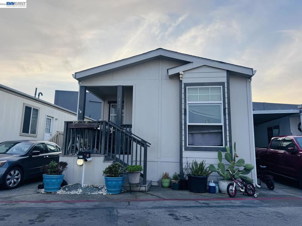 3015 E Bayshore Rd Property Photo 2
