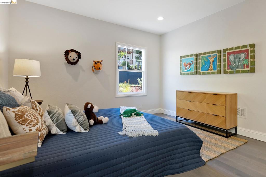 6124 Laird Ave Property Photo 41