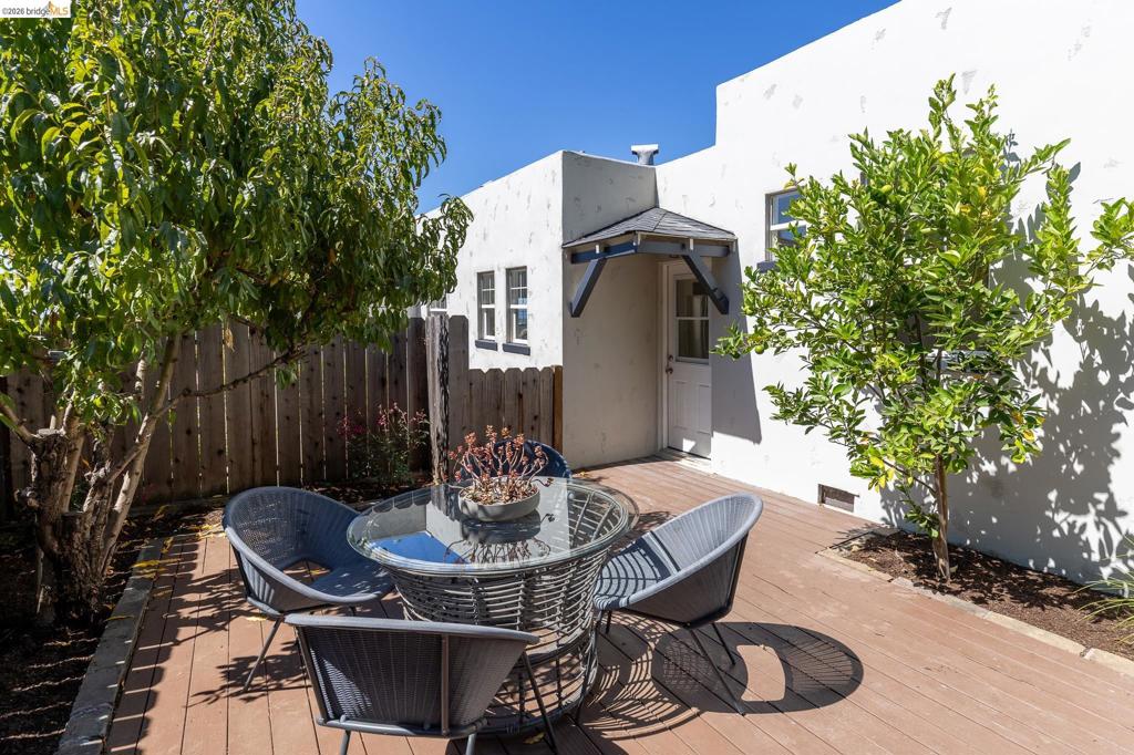 6124 Laird Ave Property Photo 42