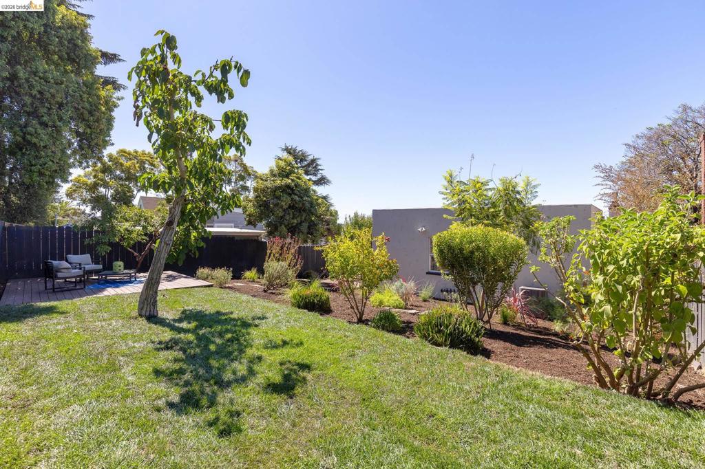 6124 Laird Ave Property Photo 46