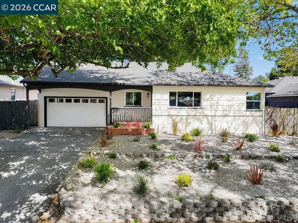 1024 Mariposa St Property Photo 3