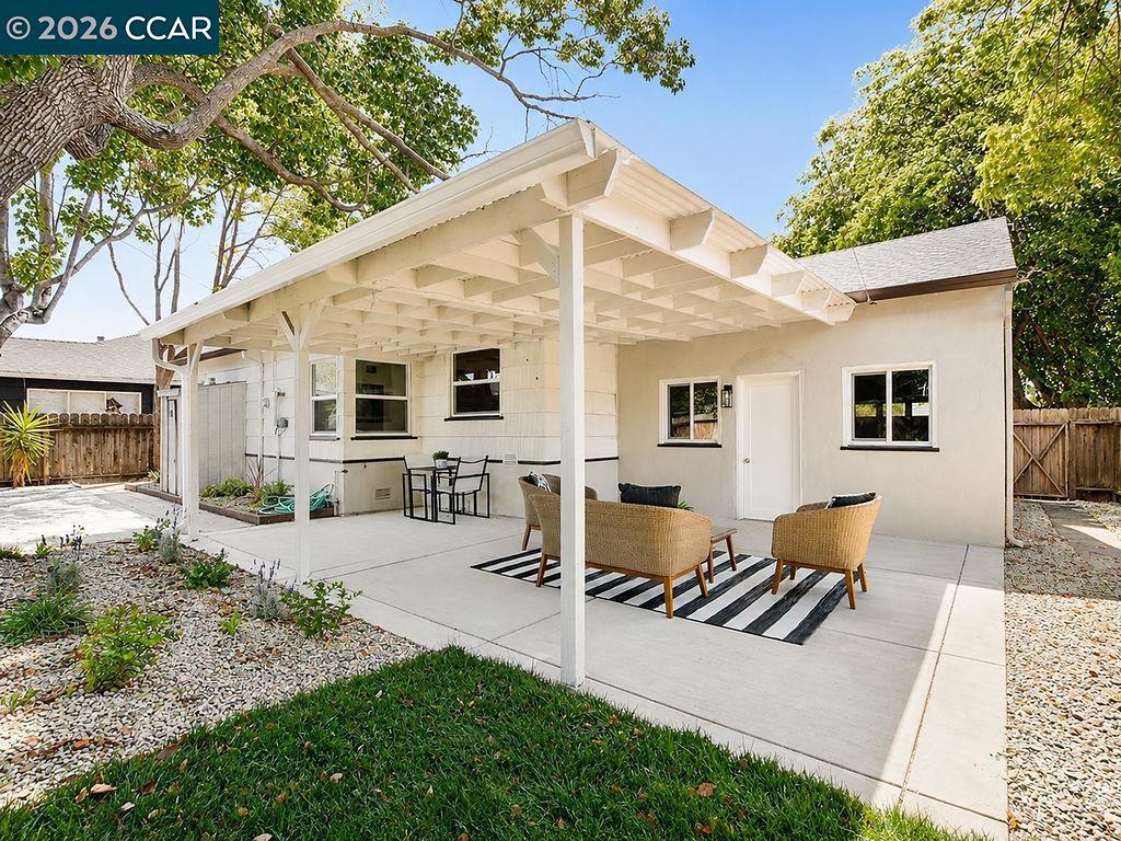 1024 Mariposa St Property Photo 22
