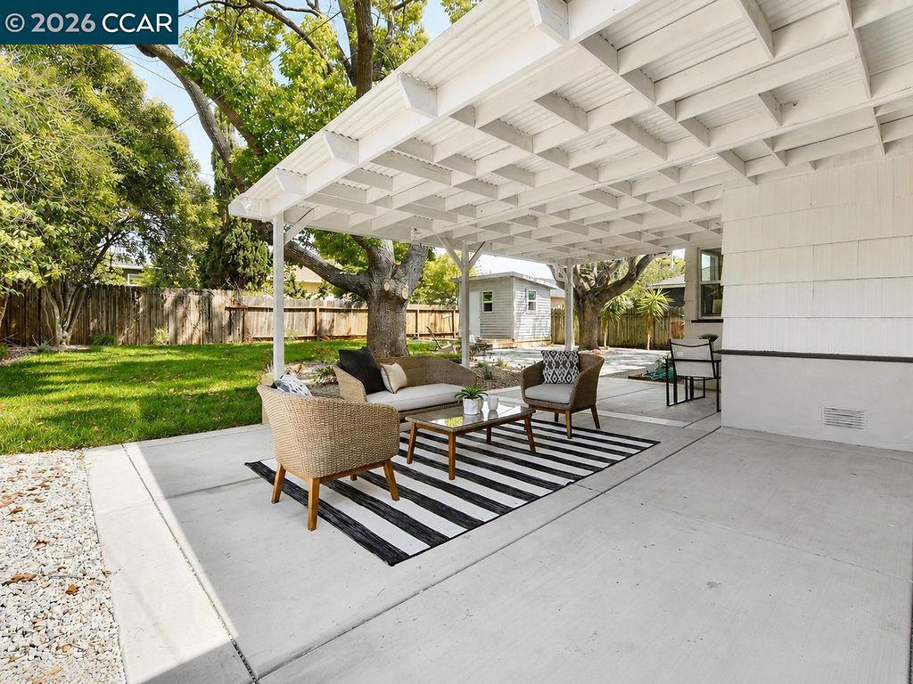 1024 Mariposa St Property Photo 23