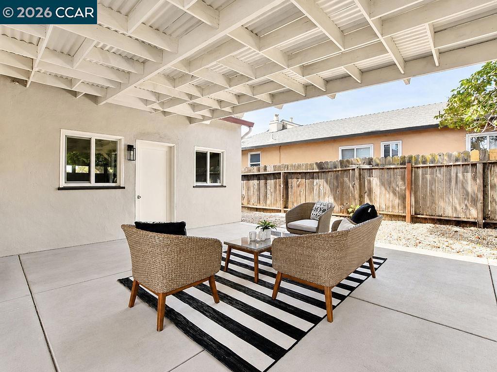1024 Mariposa St Property Photo 24