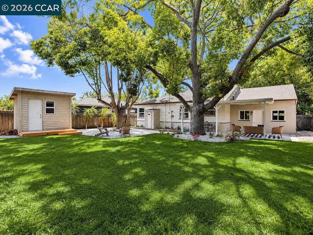 1024 Mariposa St Property Photo 25