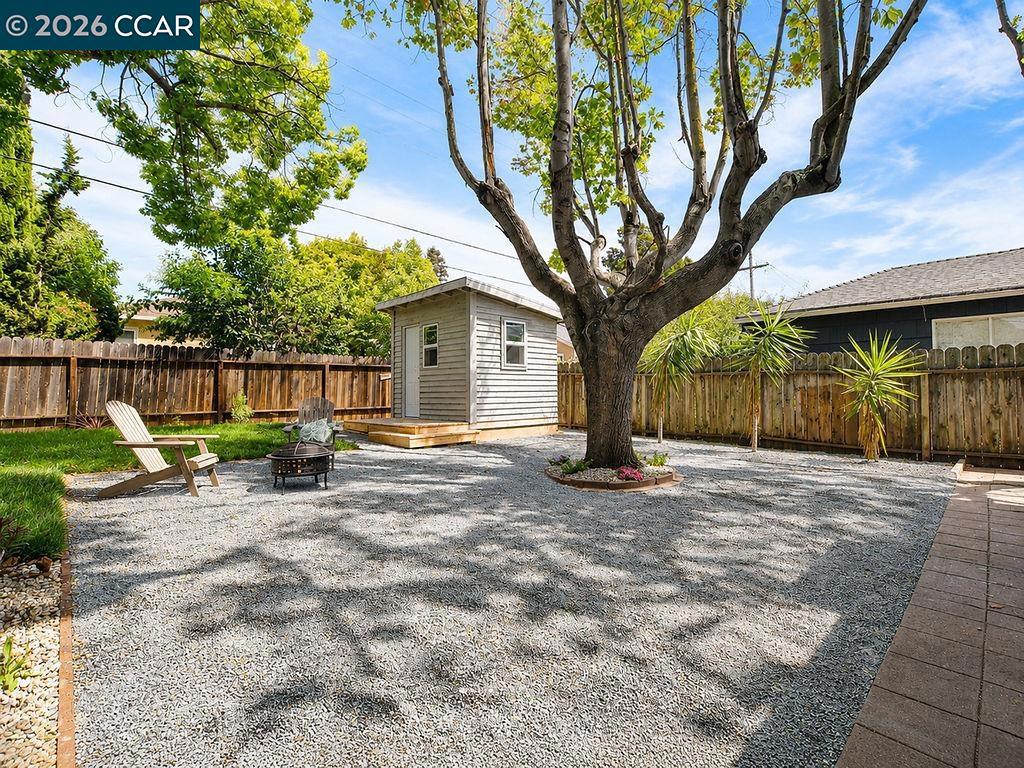 1024 Mariposa St Property Photo 26