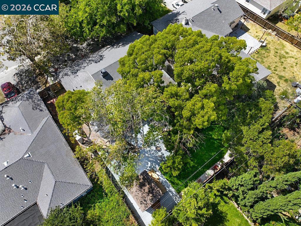1024 Mariposa St Property Photo 32