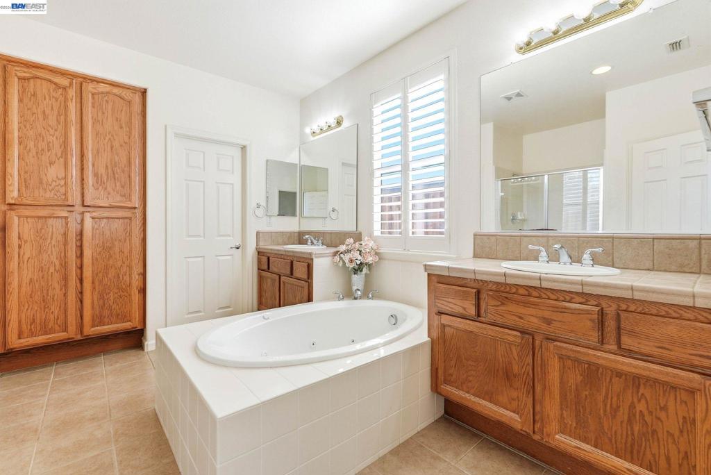 9569 Nicole Ln Property Photo 29
