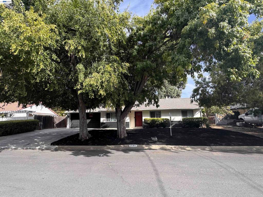1580 Placer Dr Property Photo 1