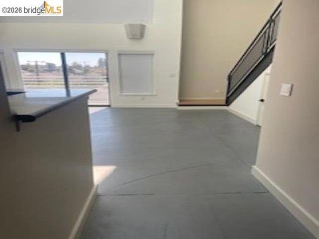 850 W Grand Ave 17 Property Photo 2