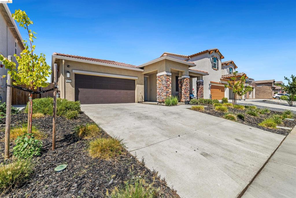 5378 Frisanco Way Property Photo 4