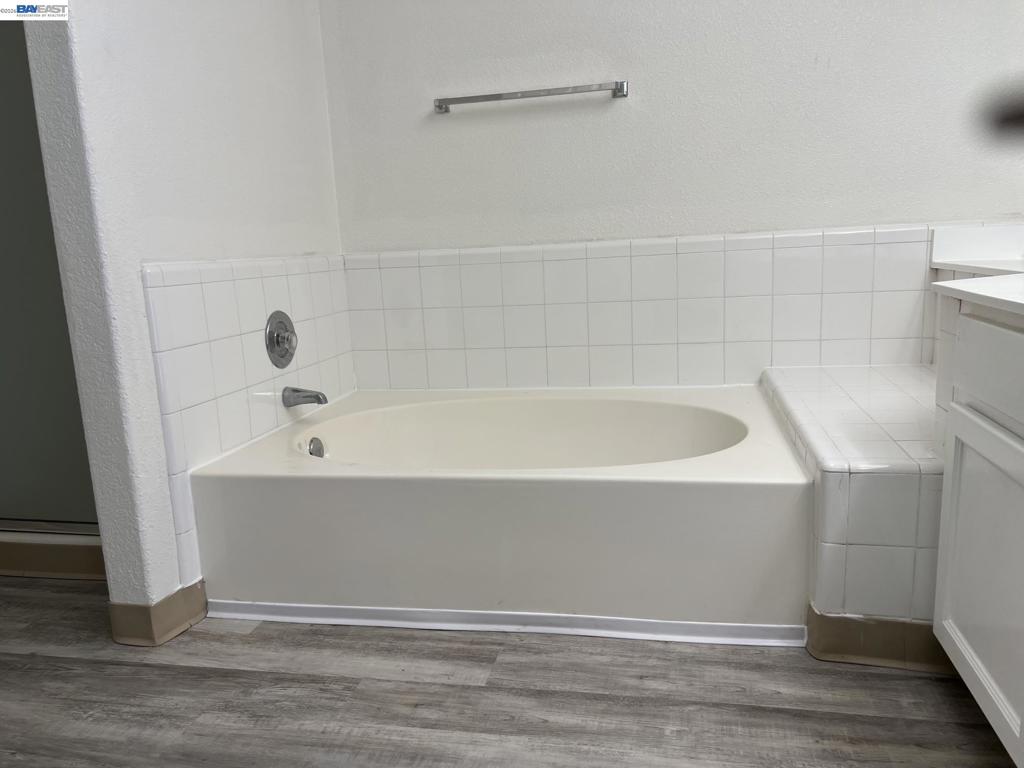 21239 Gary Dr 202e Property Photo 7