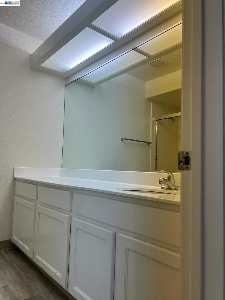21239 Gary Dr 202e Property Photo 14