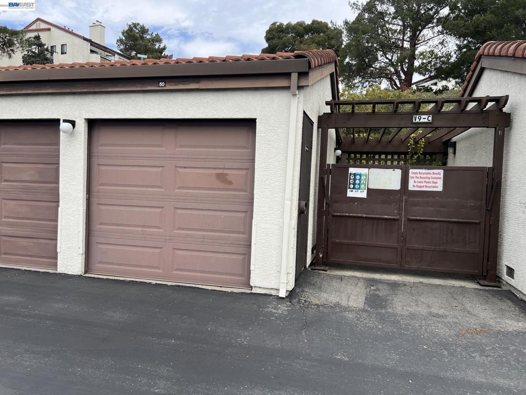 21239 Gary Dr 202e Property Photo 17