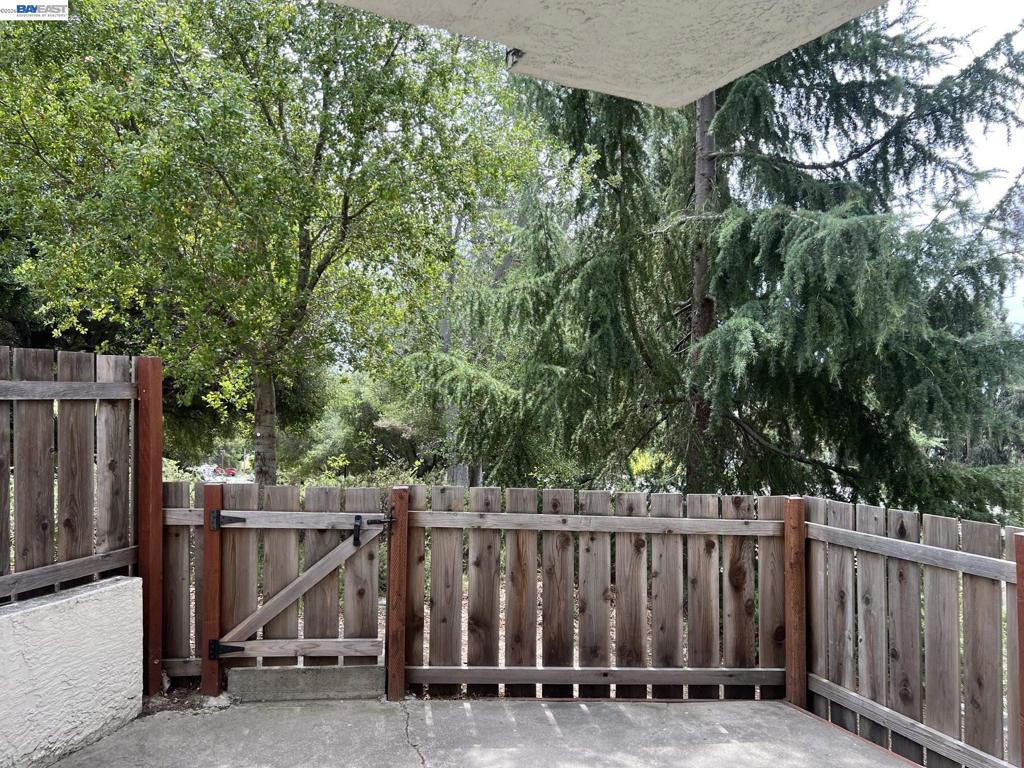 21239 Gary Dr 202e Property Photo 19