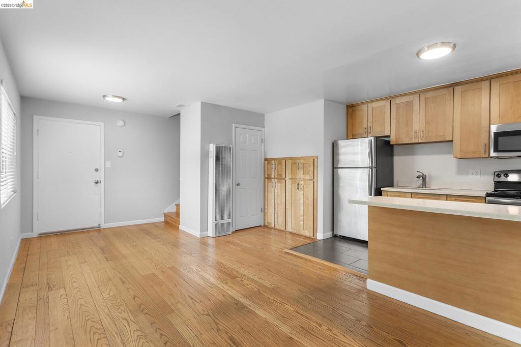 2425 Grant St Property Photo 7