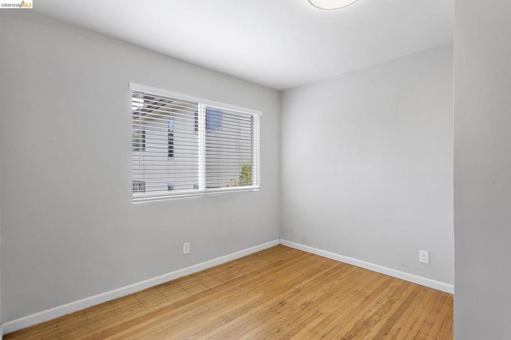 2425 Grant St Property Photo 10