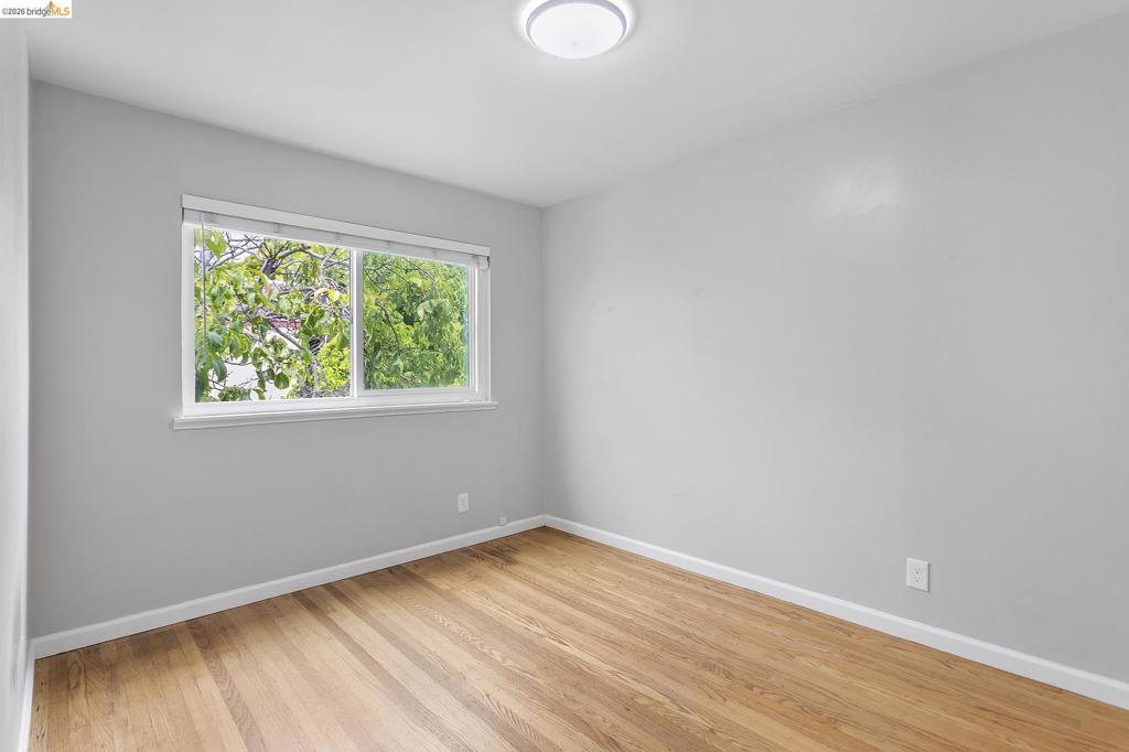 2425 Grant St Property Photo 17