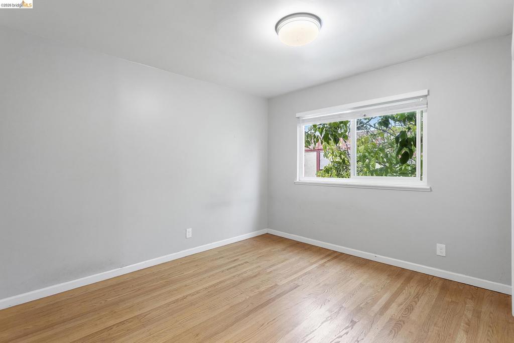 2425 Grant St Property Photo 18