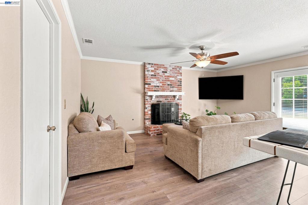 2870 Smoke Tree Cir Property Photo 10