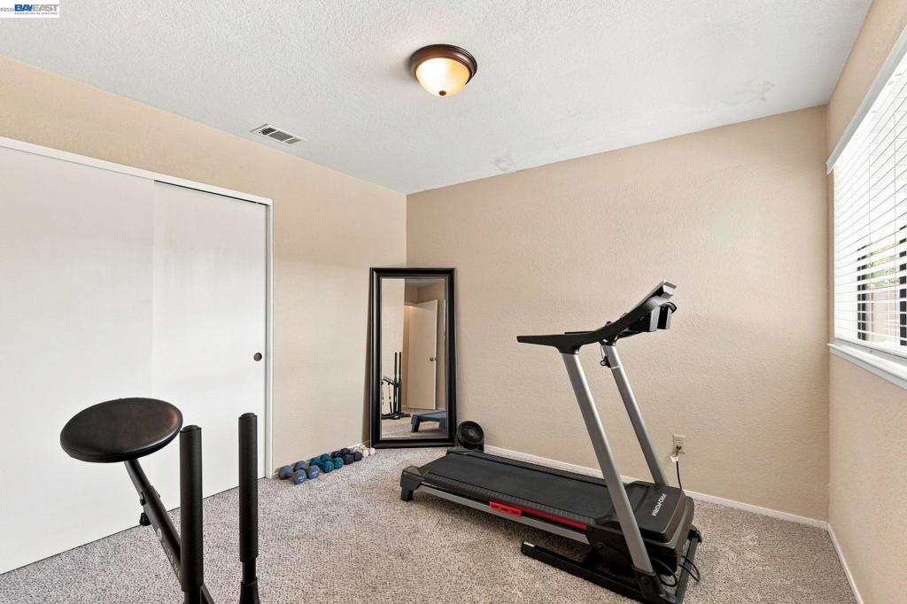 2870 Smoke Tree Cir Property Photo 15