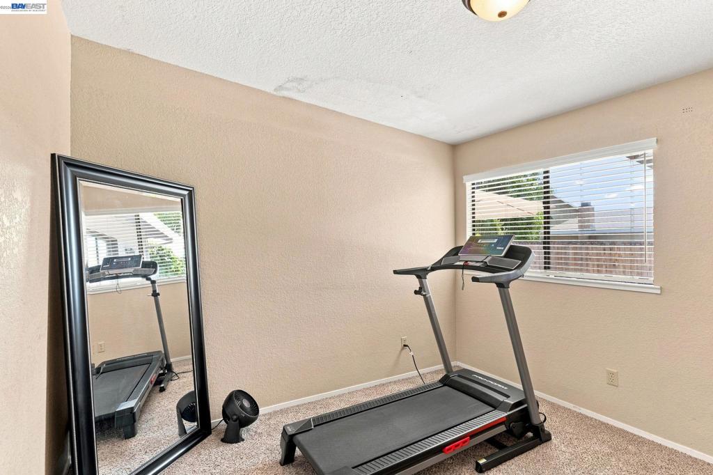 2870 Smoke Tree Cir Property Photo 16