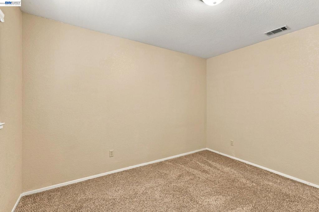 2870 Smoke Tree Cir Property Photo 17