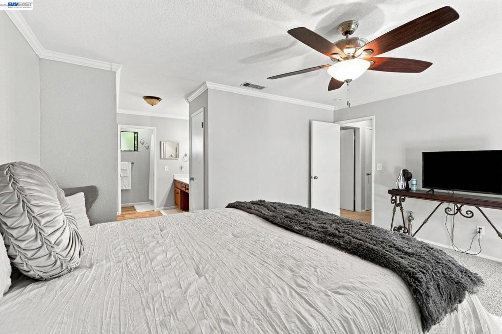 2870 Smoke Tree Cir Property Photo 27
