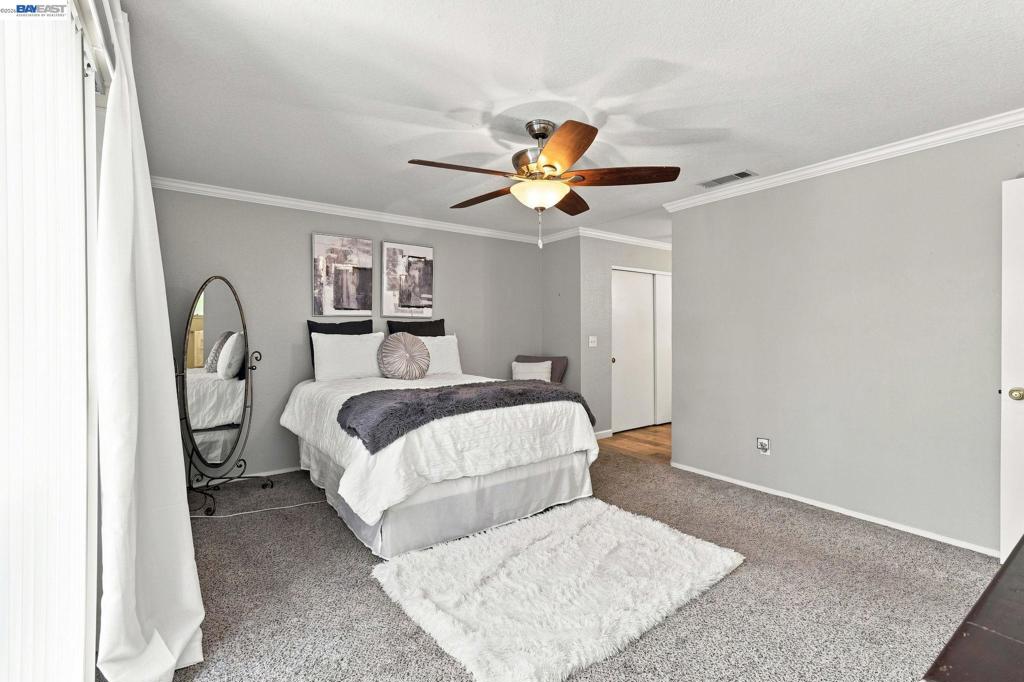 2870 Smoke Tree Cir Property Photo 28