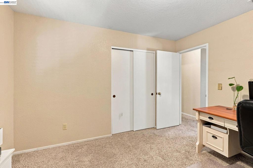 2870 Smoke Tree Cir Property Photo 31