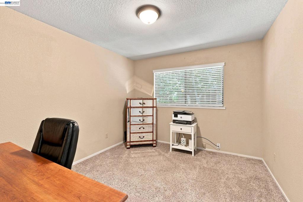 2870 Smoke Tree Cir Property Photo 33