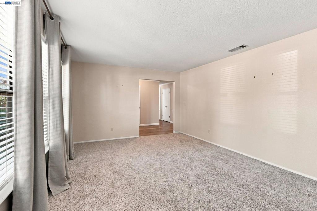2870 Smoke Tree Cir Property Photo 34