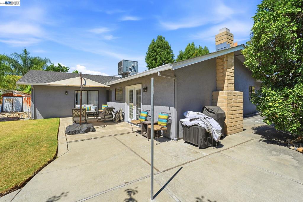 2870 Smoke Tree Cir Property Photo 40