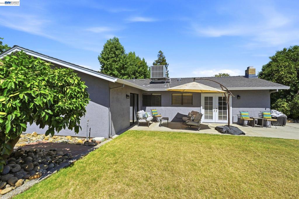 2870 Smoke Tree Cir Property Photo 41