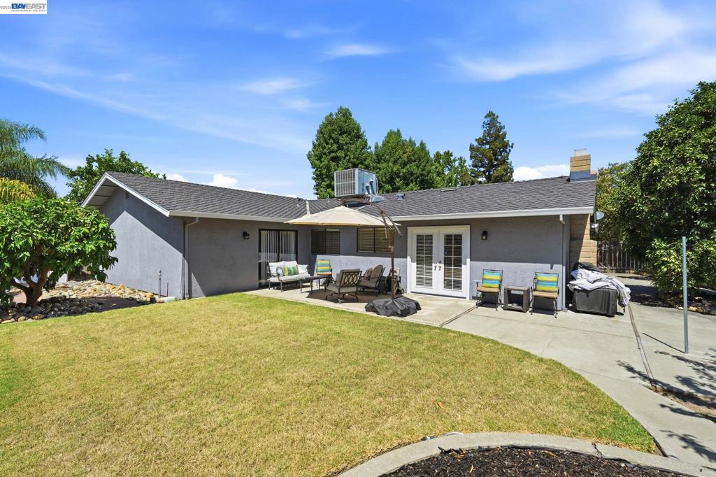 2870 Smoke Tree Cir Property Photo 42
