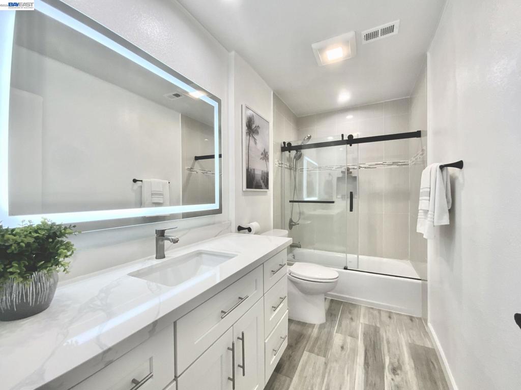 277 Hackamore Cmn Property Photo 7
