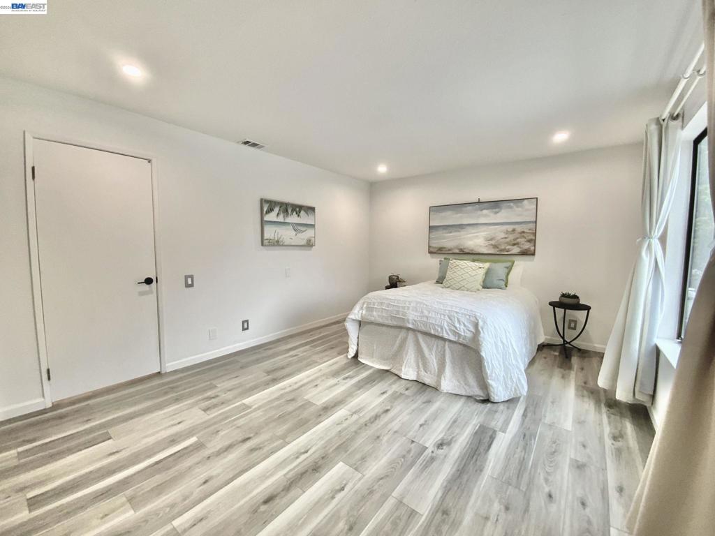 277 Hackamore Cmn Property Photo 10