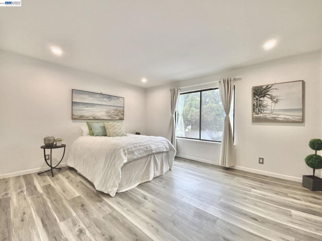 277 Hackamore Cmn Property Photo 18