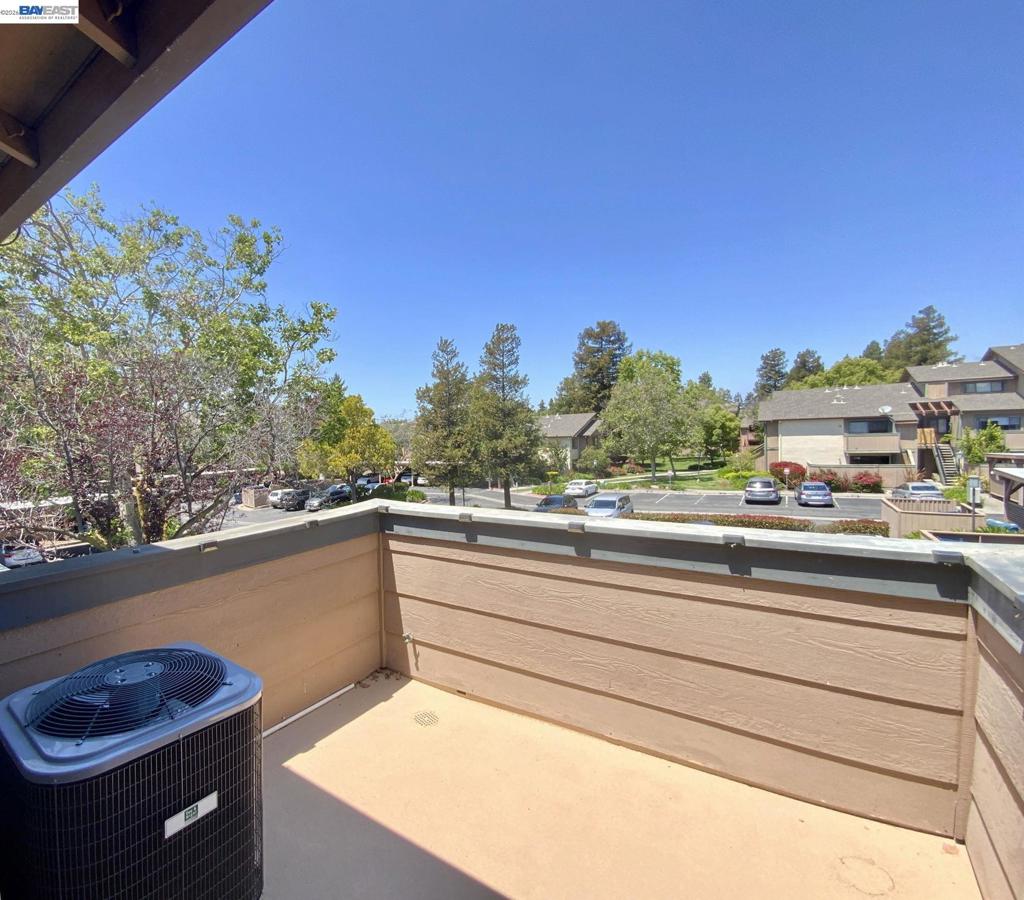 277 Hackamore Cmn Property Photo 22