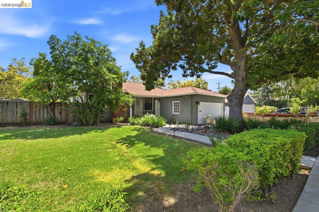 209 Fleming Ave Property Photo 5