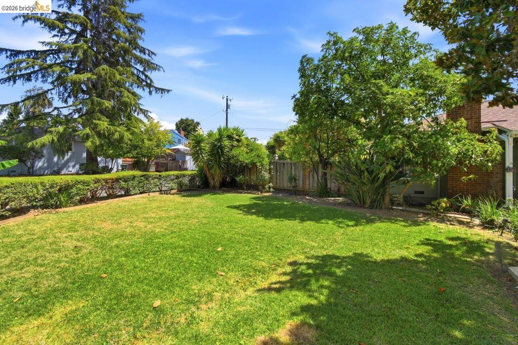 209 Fleming Ave Property Photo 6