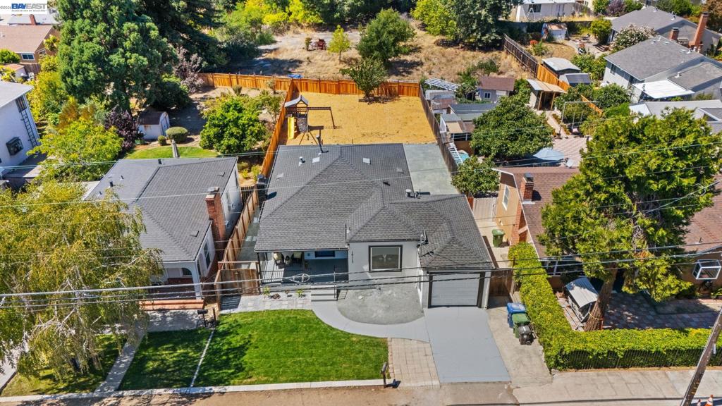 19117 Parsons Ave Property Photo 4