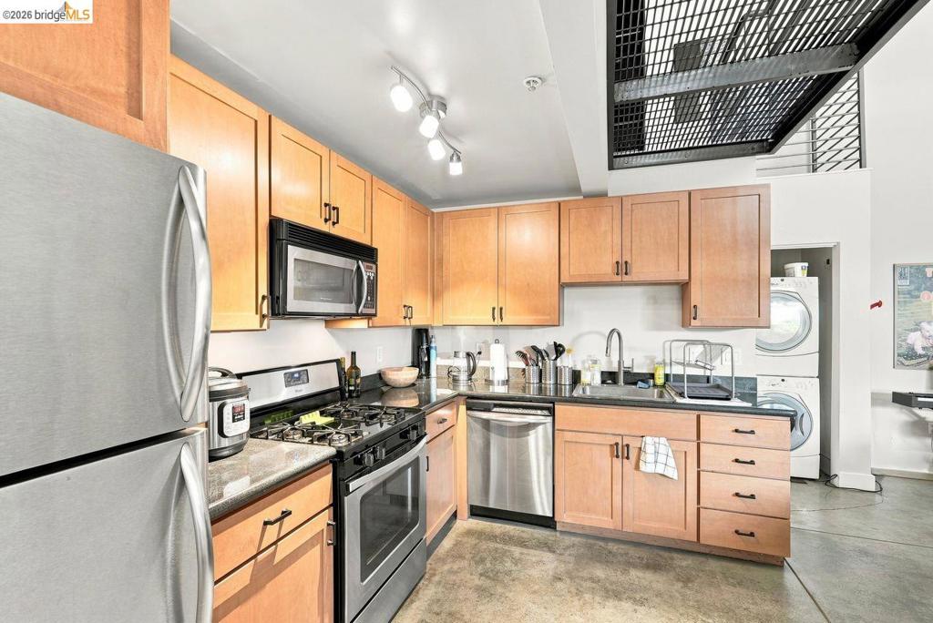 675 8th St 3 Property Photo 19