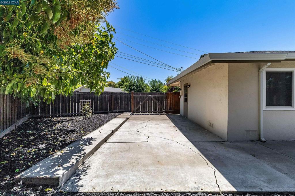 1593 Mendocino Dr Property Photo 33