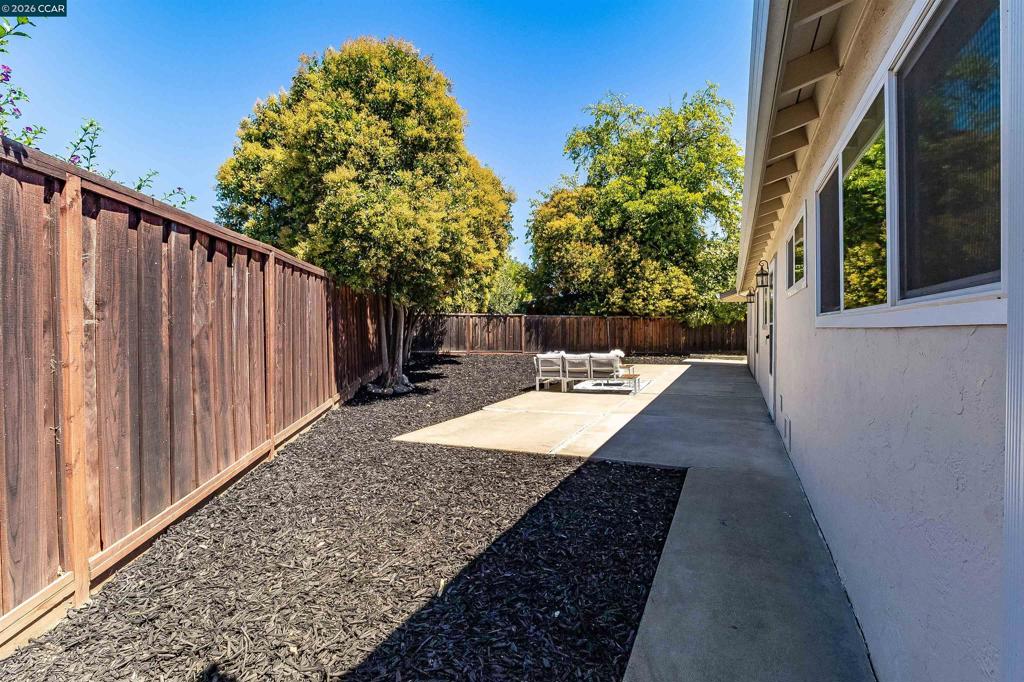 1593 Mendocino Dr Property Photo 37