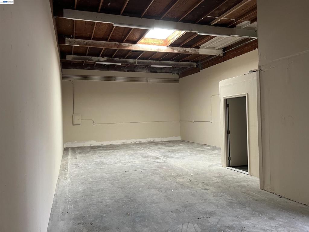 2535 W Winton Ave Property Photo 6